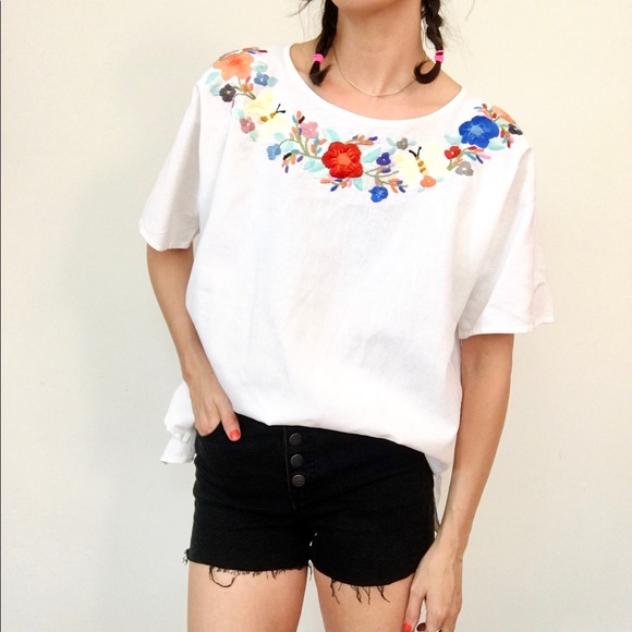 Vintage flower embroidered top - Picture 6 of 14